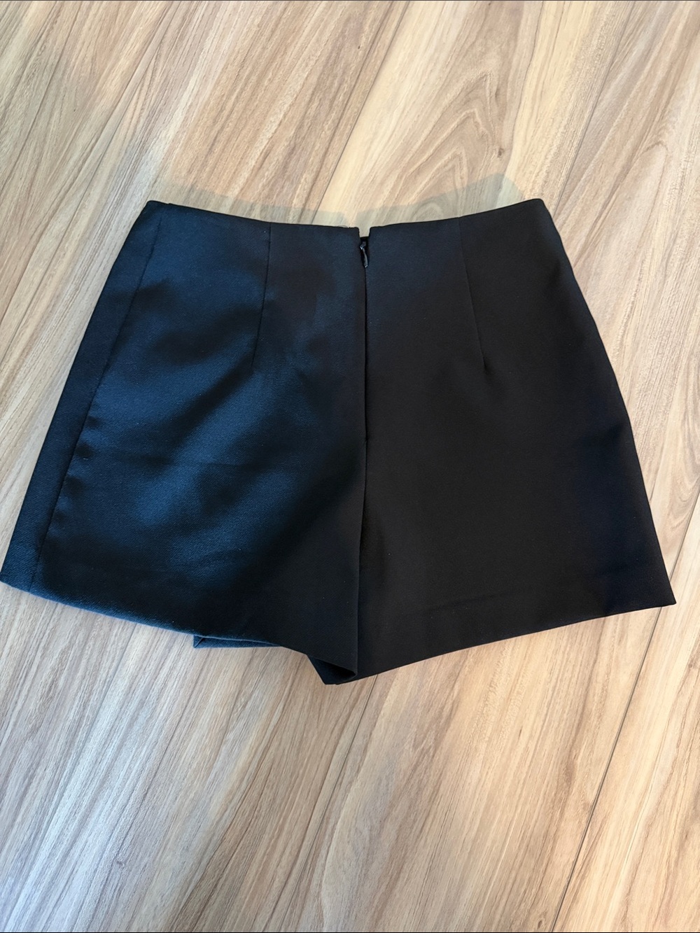 SKORT - Picture 2 of 3